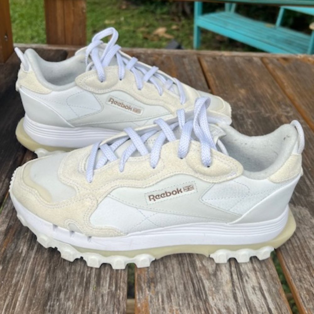 CARDI B WHITE SNEAKERS 8.5